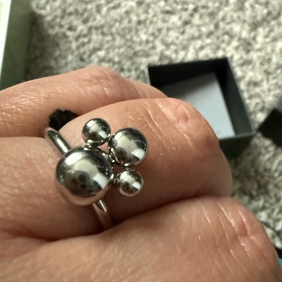 NWT Calvin Klein Silver Fidget Spinner Ring with dust bag and box - Picture 4 of 8